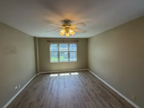 575 Capital Lane Gurnee IL 60031
