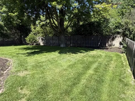 575 Capital Lane Gurnee IL 60031