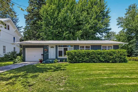 2 South Hannah Avenue Mount Morris IL 61054