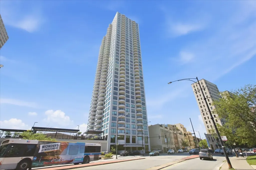 2020 North Lincoln Park West Street Chicago IL 60614