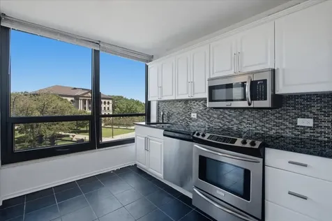 2020 North Lincoln Park West Street Chicago IL 60614