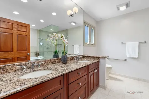 2315 Castilian Circle Northbrook IL 60062