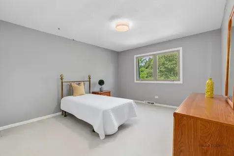 2315 Castilian Circle Northbrook IL 60062