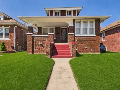 340 156TH Place Calumet City IL 60409