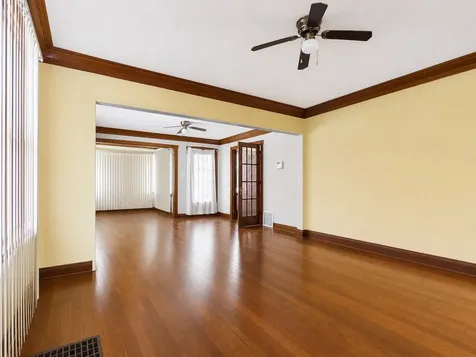 340 156TH Place Calumet City IL 60409