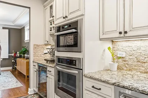 306 17TH Street Wilmette IL 60091