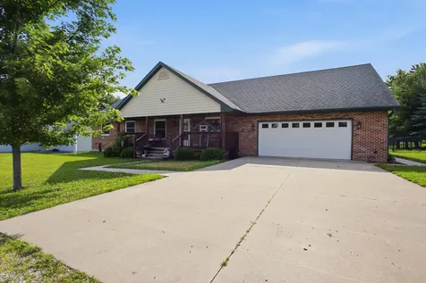 132 Mohawk Drive Loda IL 60948