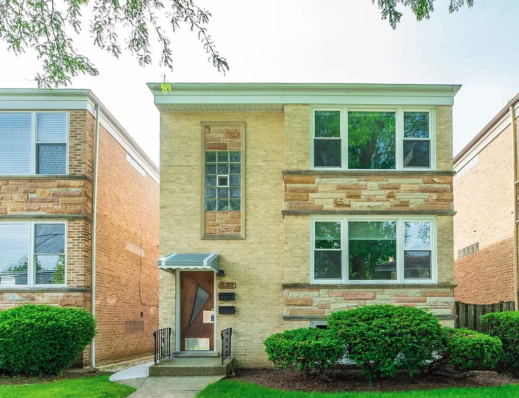5724 North Miltimore Avenue Chicago IL 60646
