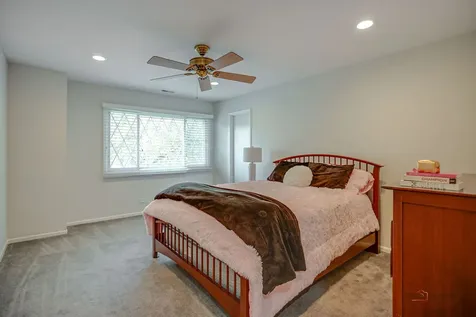1252 Briarwood Lane Libertyville IL 60048