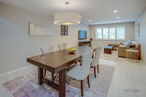 1252 Briarwood Lane Libertyville IL 60048