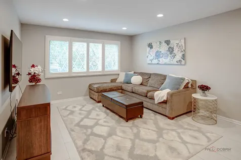 1252 Briarwood Lane Libertyville IL 60048