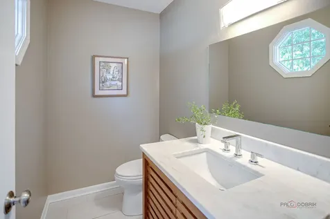 1252 Briarwood Lane Libertyville IL 60048