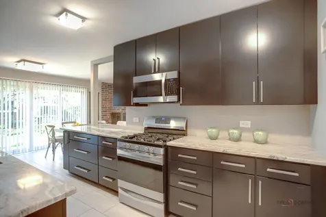 1252 Briarwood Lane Libertyville IL 60048