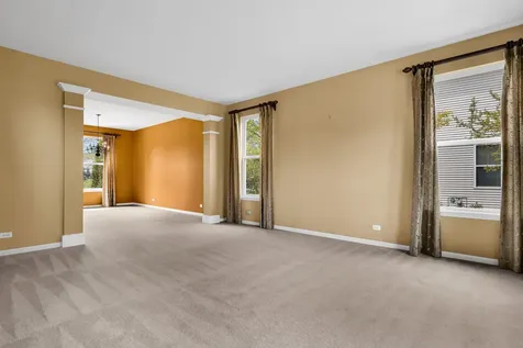1575 Mcclellan Drive Lindenhurst IL 60046