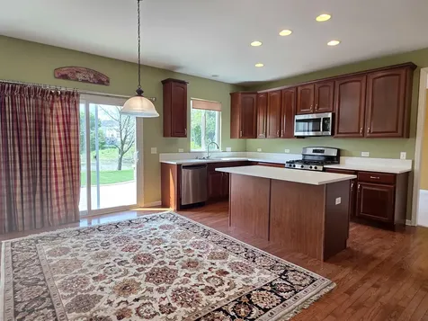 1575 Mcclellan Drive Lindenhurst IL 60046