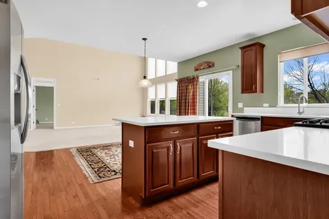 1575 Mcclellan Drive Lindenhurst IL 60046