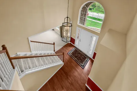 1575 Mcclellan Drive Lindenhurst IL 60046