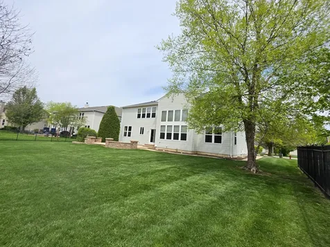 1575 Mcclellan Drive Lindenhurst IL 60046