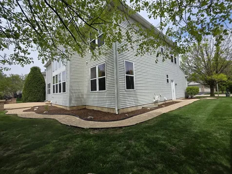 1575 Mcclellan Drive Lindenhurst IL 60046