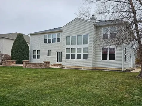 1575 Mcclellan Drive Lindenhurst IL 60046