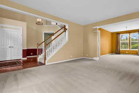 1575 Mcclellan Drive Lindenhurst IL 60046