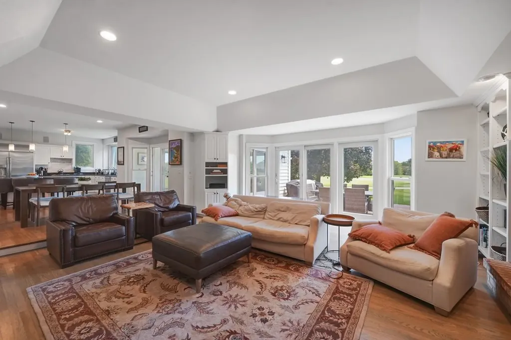 1564 White Eagle Drive Naperville IL 60564