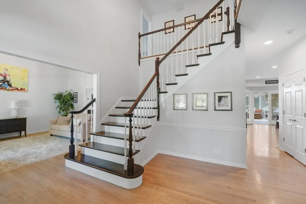1564 White Eagle Drive Naperville IL 60564