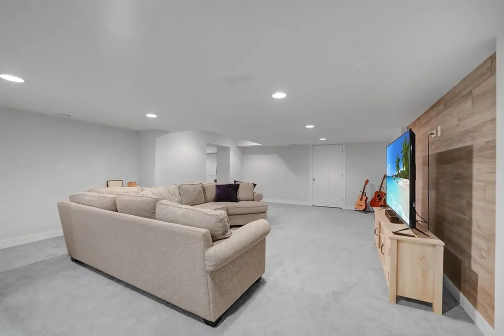 1564 White Eagle Drive Naperville IL 60564