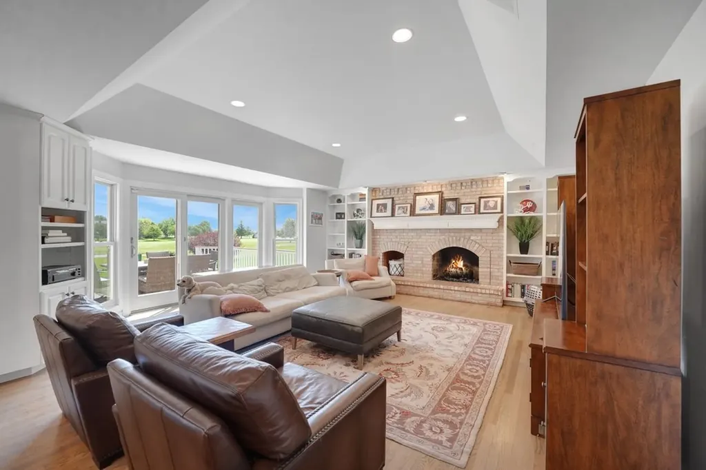 1564 White Eagle Drive Naperville IL 60564