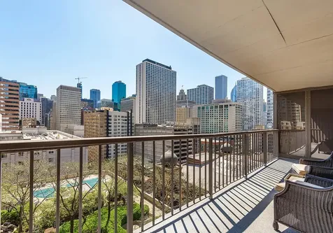 10 East Ontario Street Chicago IL 60611