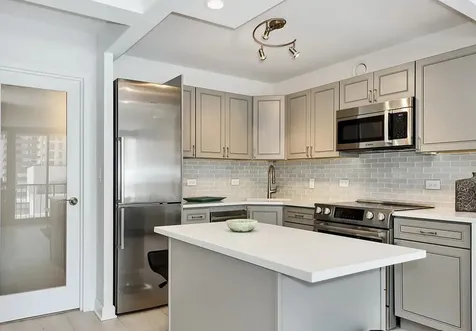 10 East Ontario Street Chicago IL 60611