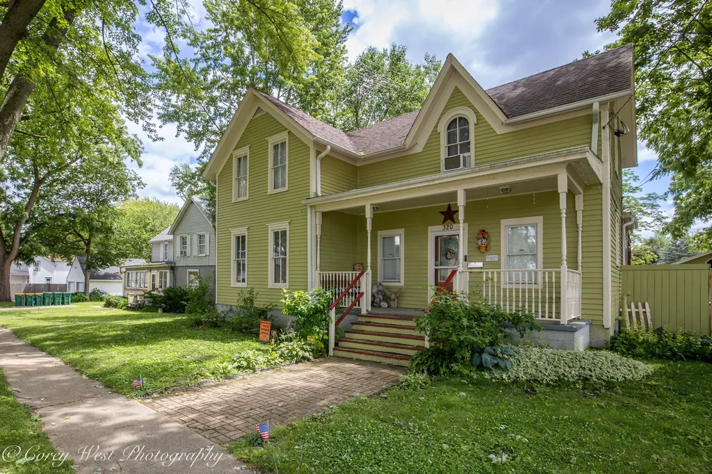 320 East High Street Sycamore IL 60178