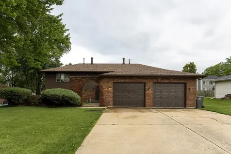 77 Joy Street Sugar Grove IL 60554