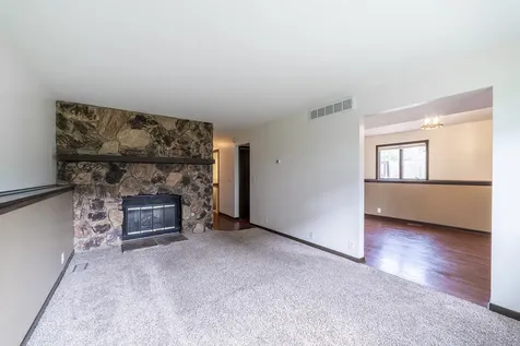 77 Joy Street Sugar Grove IL 60554