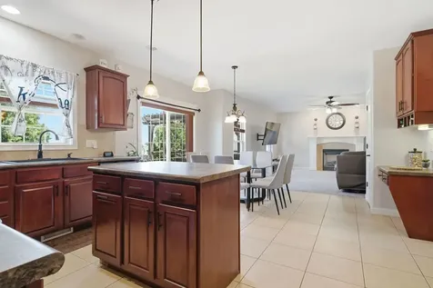 3914 Brookline Lane Bloomington IL 61705