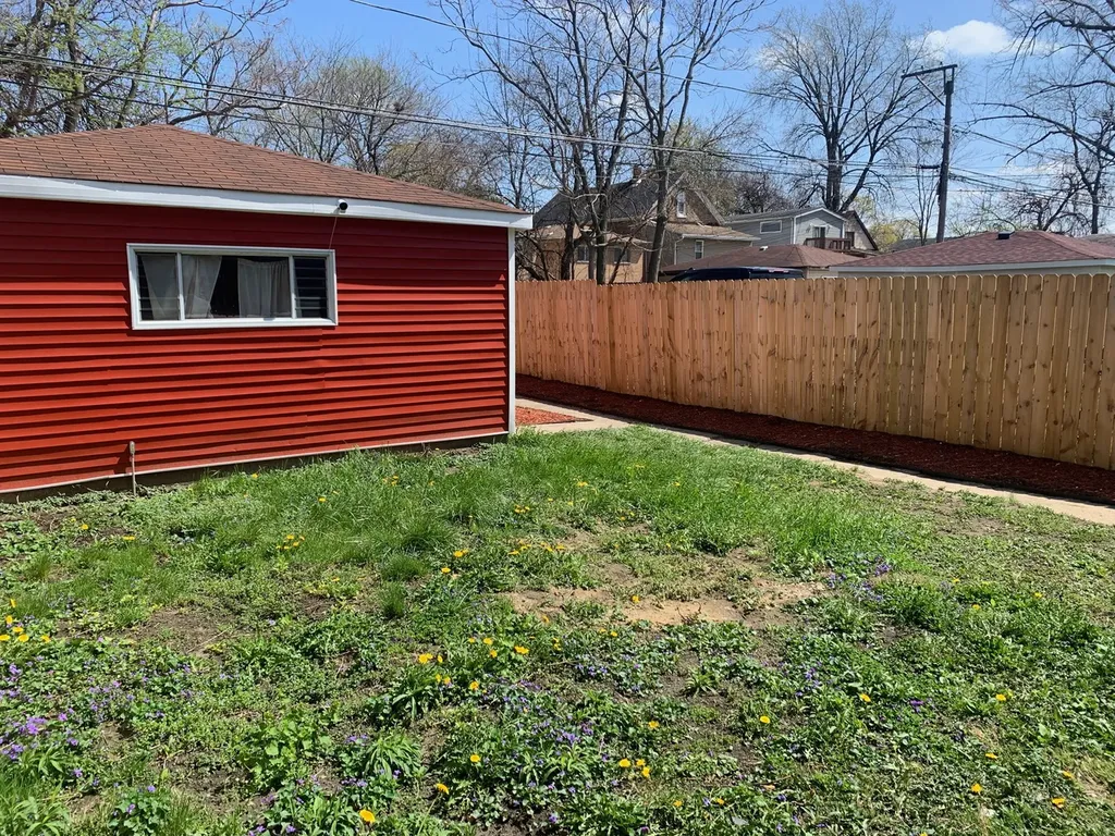 8015 South Avalon Avenue Chicago IL 60619