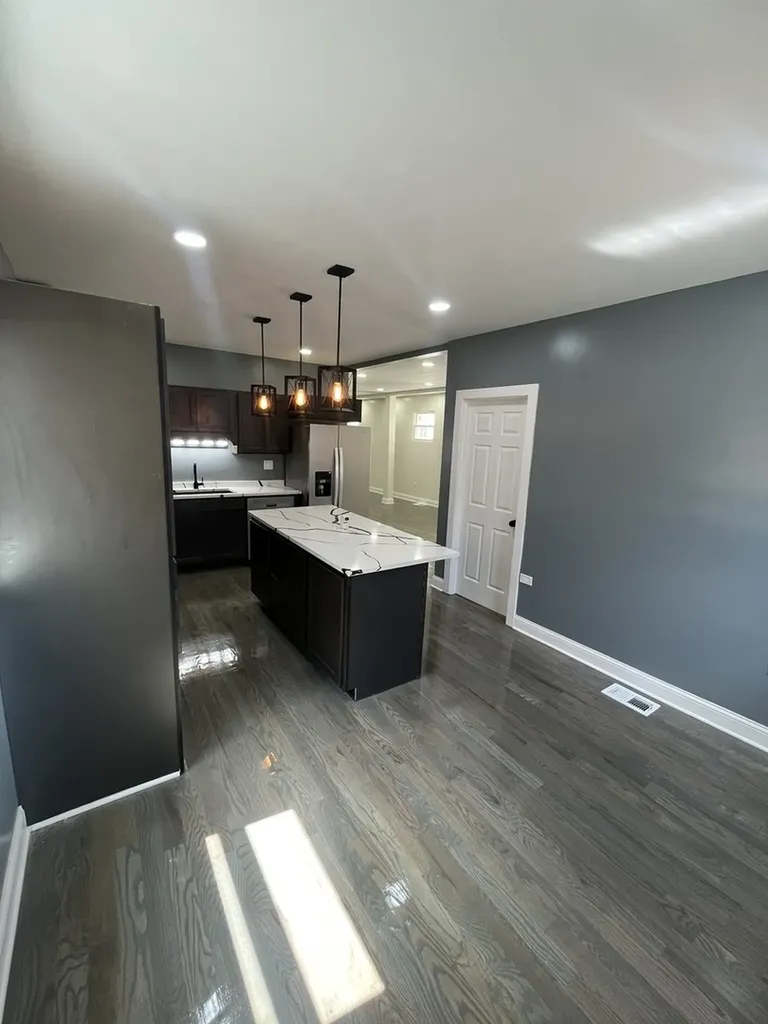 8015 South Avalon Avenue Chicago IL 60619