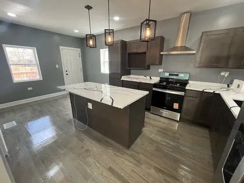 8015 South Avalon Avenue Chicago IL 60619
