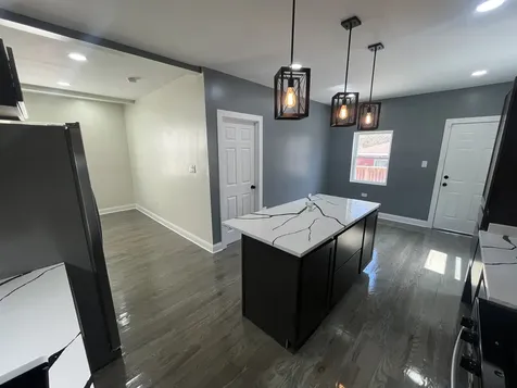 8015 South Avalon Avenue Chicago IL 60619