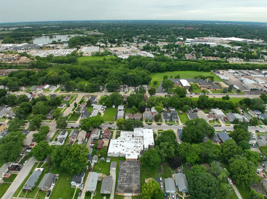 947 Mason Avenue Aurora IL 60506