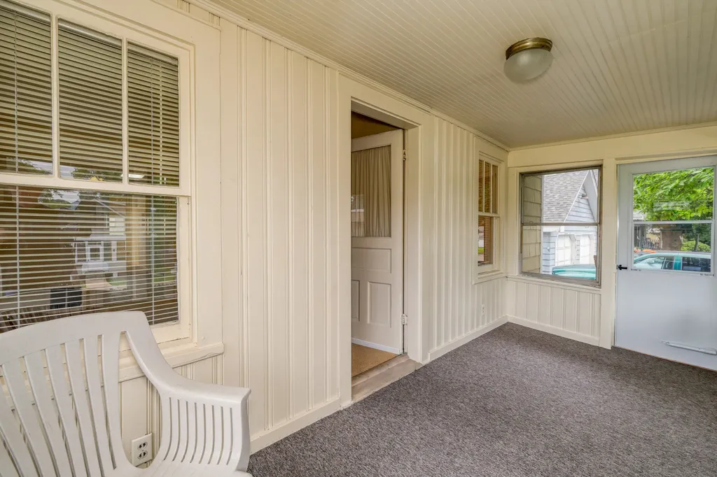 947 Mason Avenue Aurora IL 60506