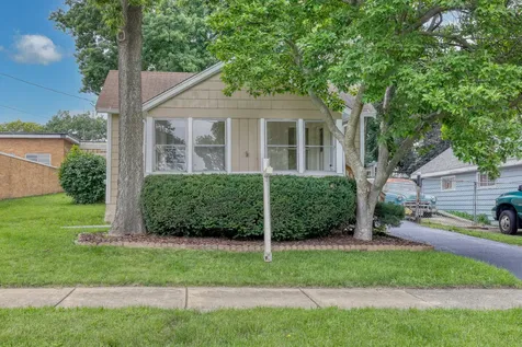 947 Mason Avenue Aurora IL 60506