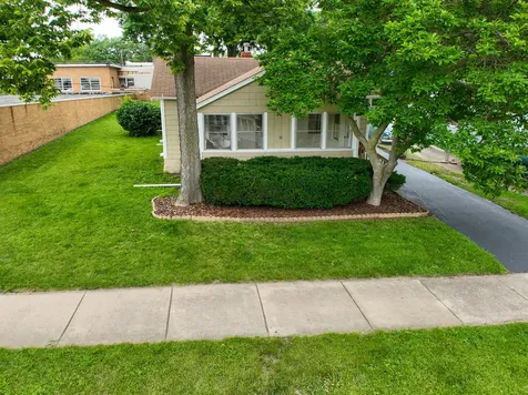 947 Mason Avenue Aurora IL 60506