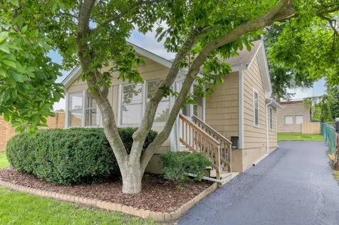 947 Mason Avenue Aurora IL 60506