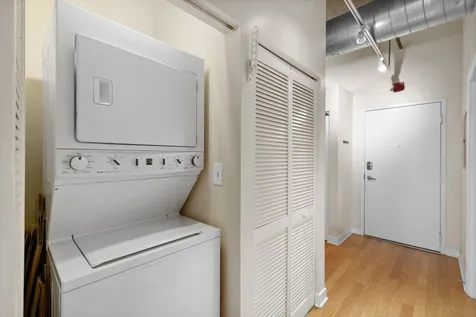 811 West 15th Place Chicago IL 60608