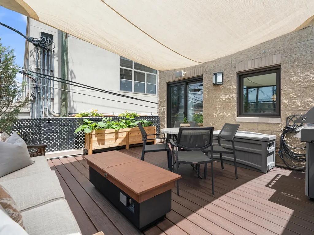 2740 North Wayne Avenue Chicago IL 60614