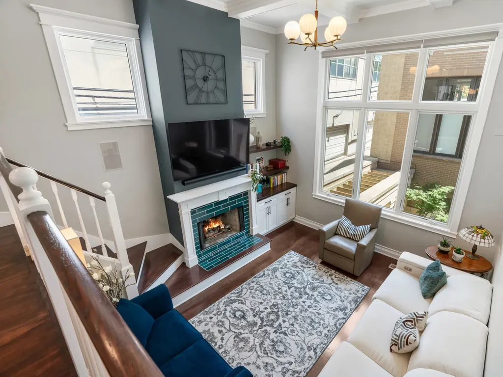 2740 North Wayne Avenue Chicago IL 60614