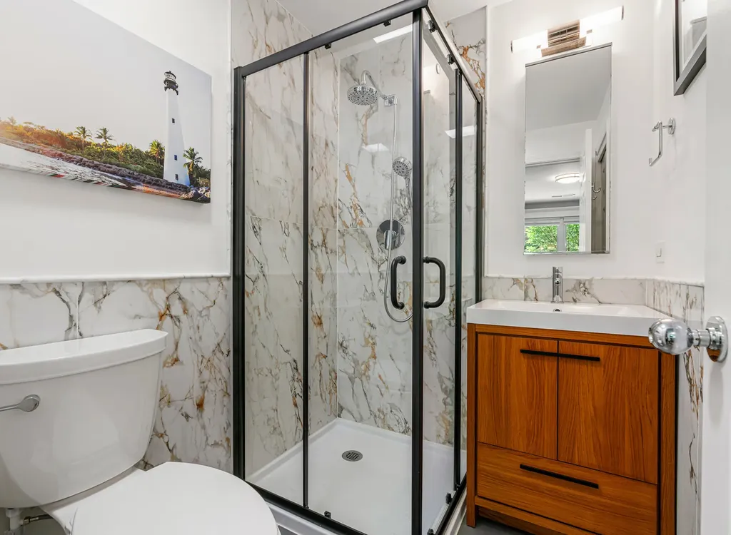 2740 North Wayne Avenue Chicago IL 60614