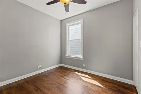 5344 West Eddy Street Chicago IL 60641