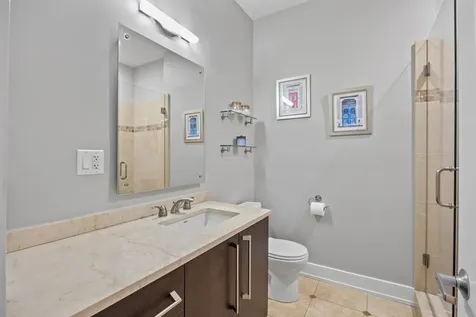 4043 North Damen Avenue Chicago IL 60618
